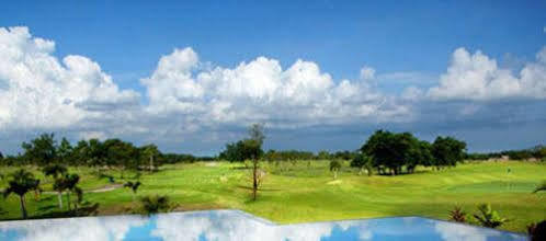 Uniland Golf & Hotel 4*