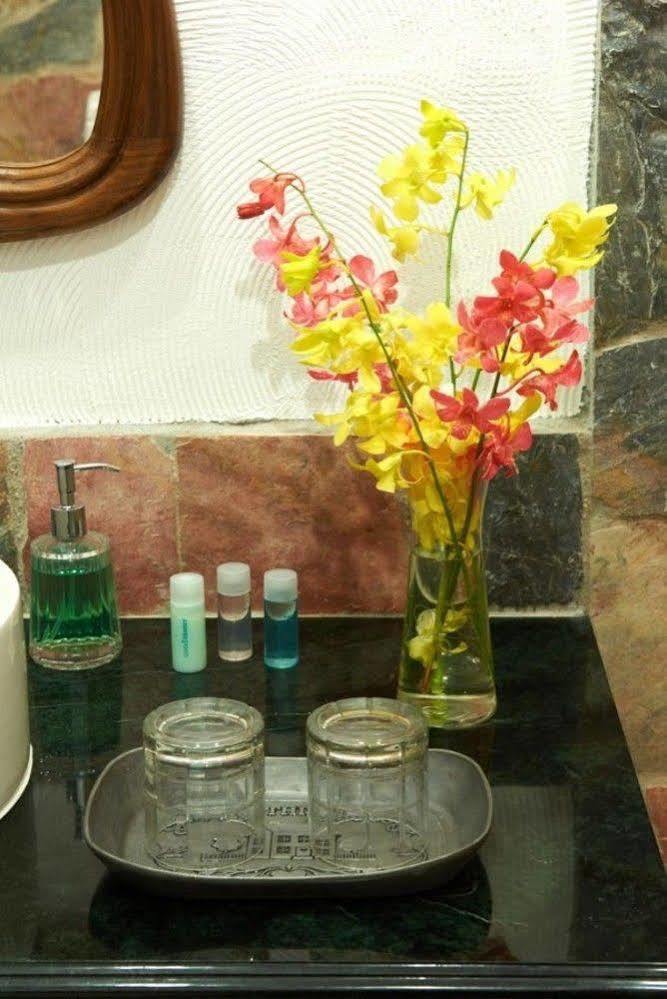 Sara Beachfront Boutique Hotel