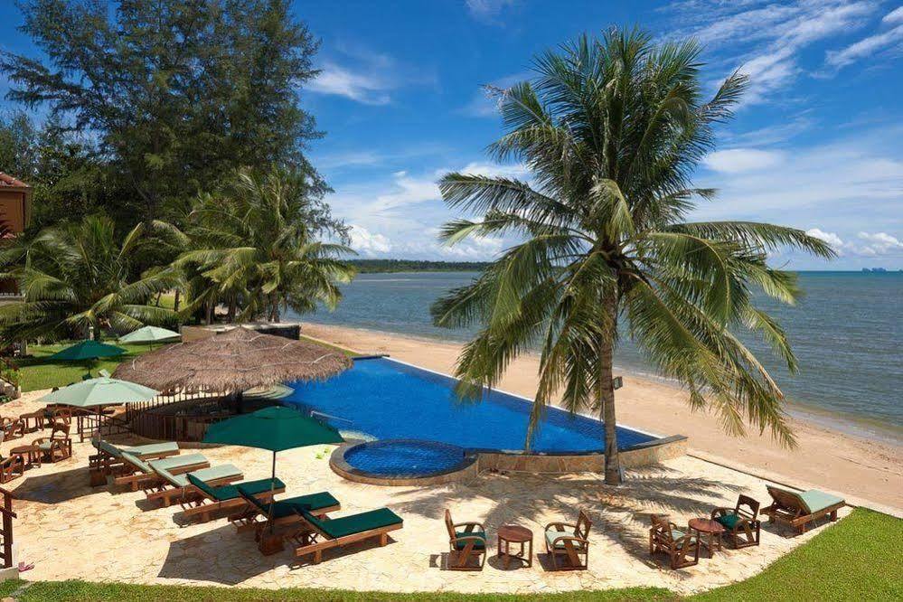 Sara Beachfront Boutique 4*