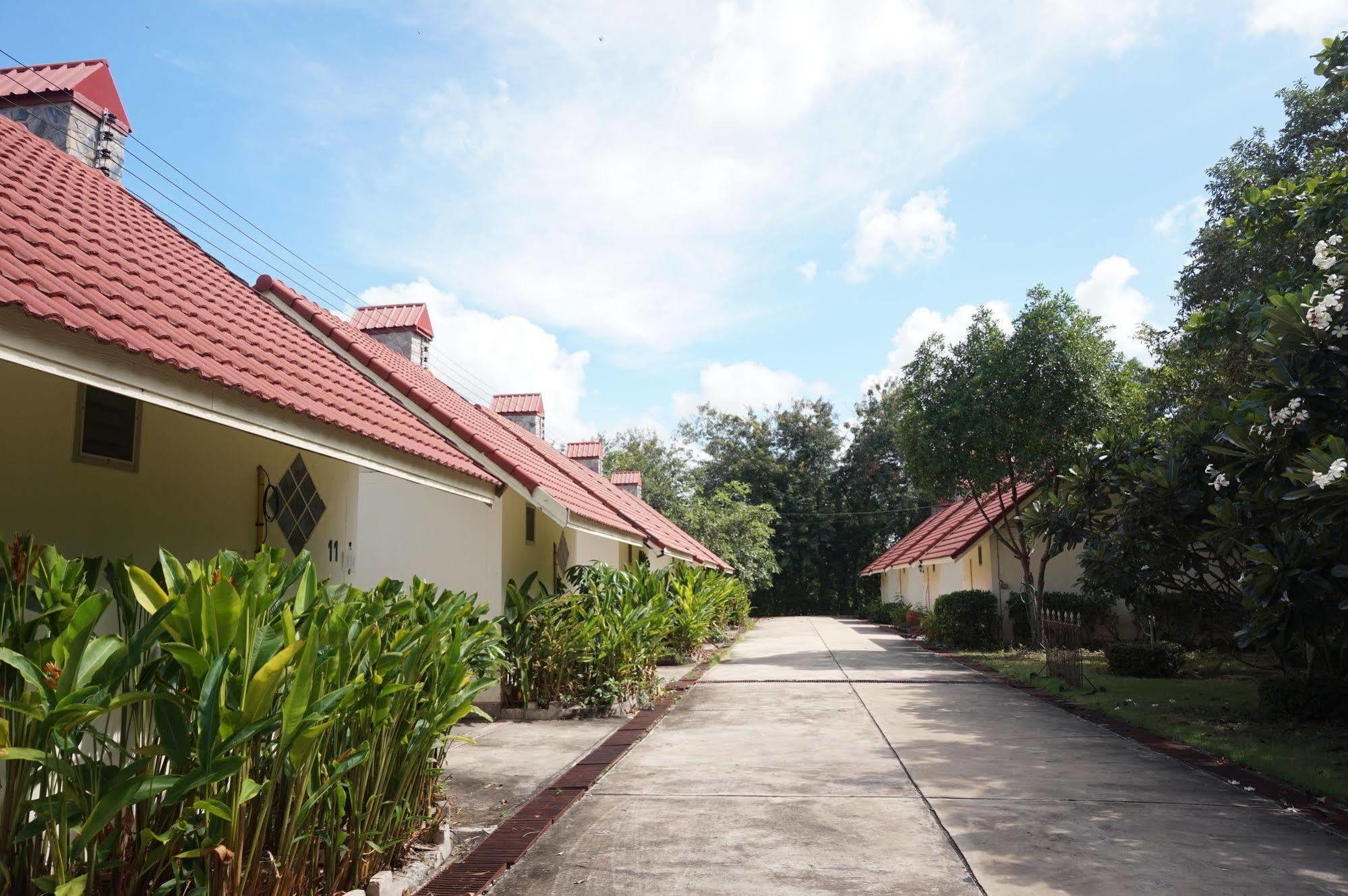 Ratchapreuk Resort Kalasin