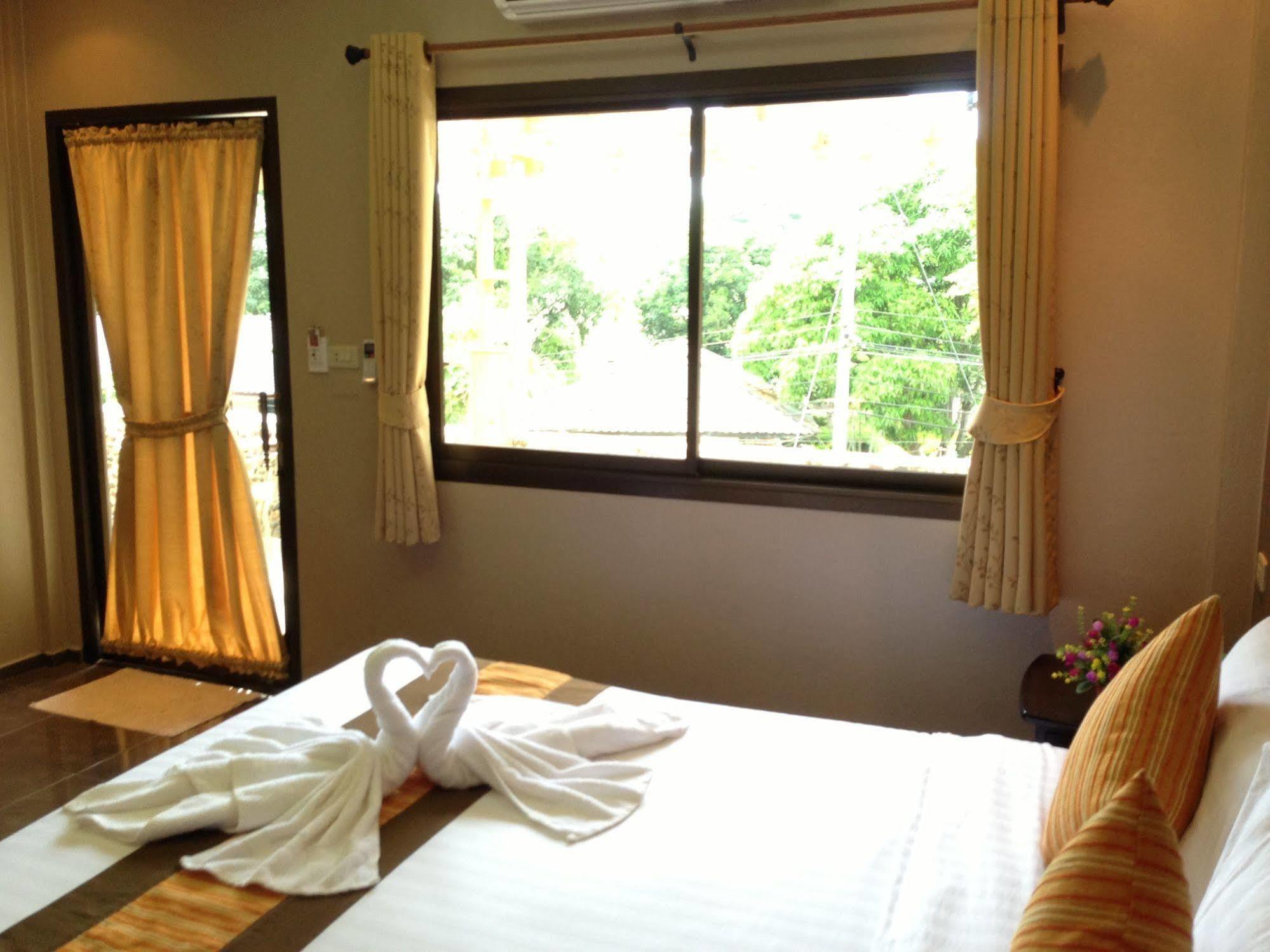 Bay Samed Resort 2*