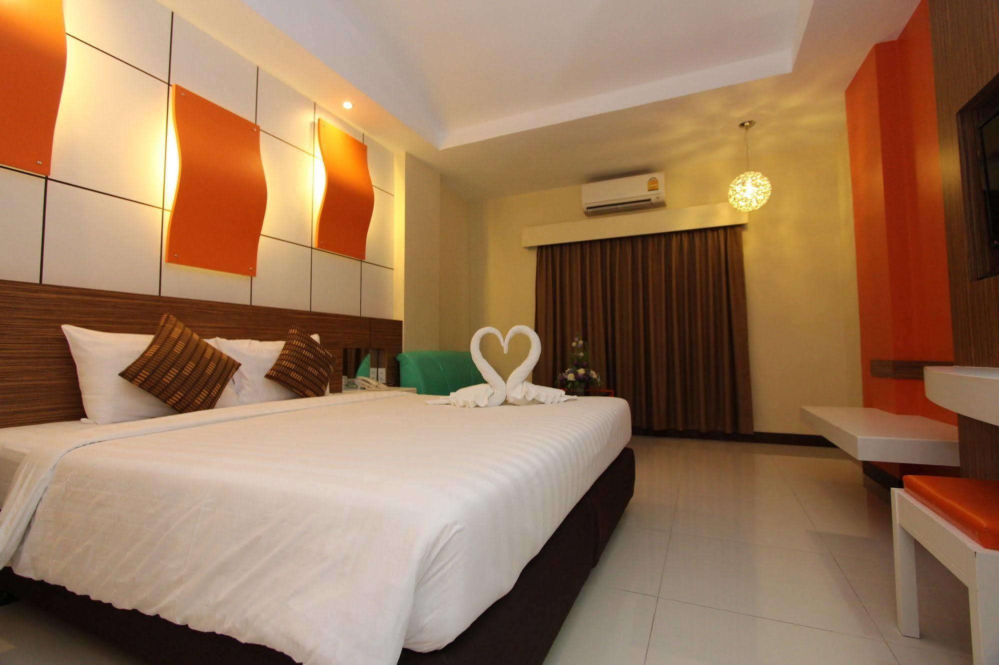 The Camelot Hotel 4*