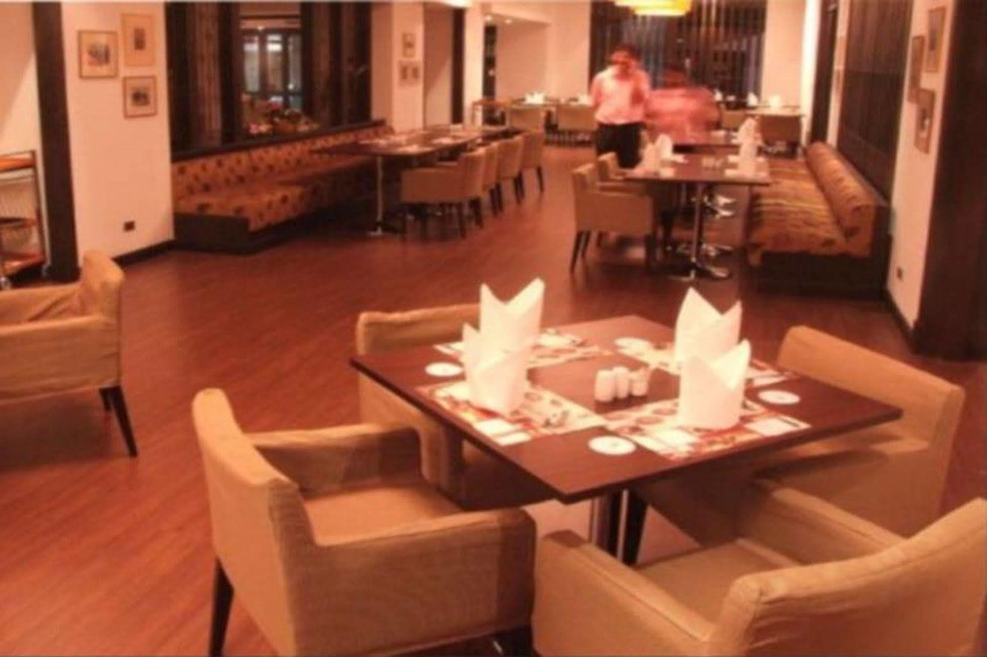 Hotel Sunee Grand And Convention Center