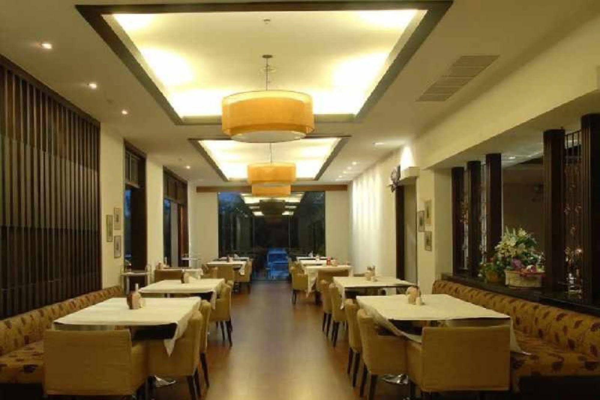 Hotel Sunee Grand And Convention Center 5*