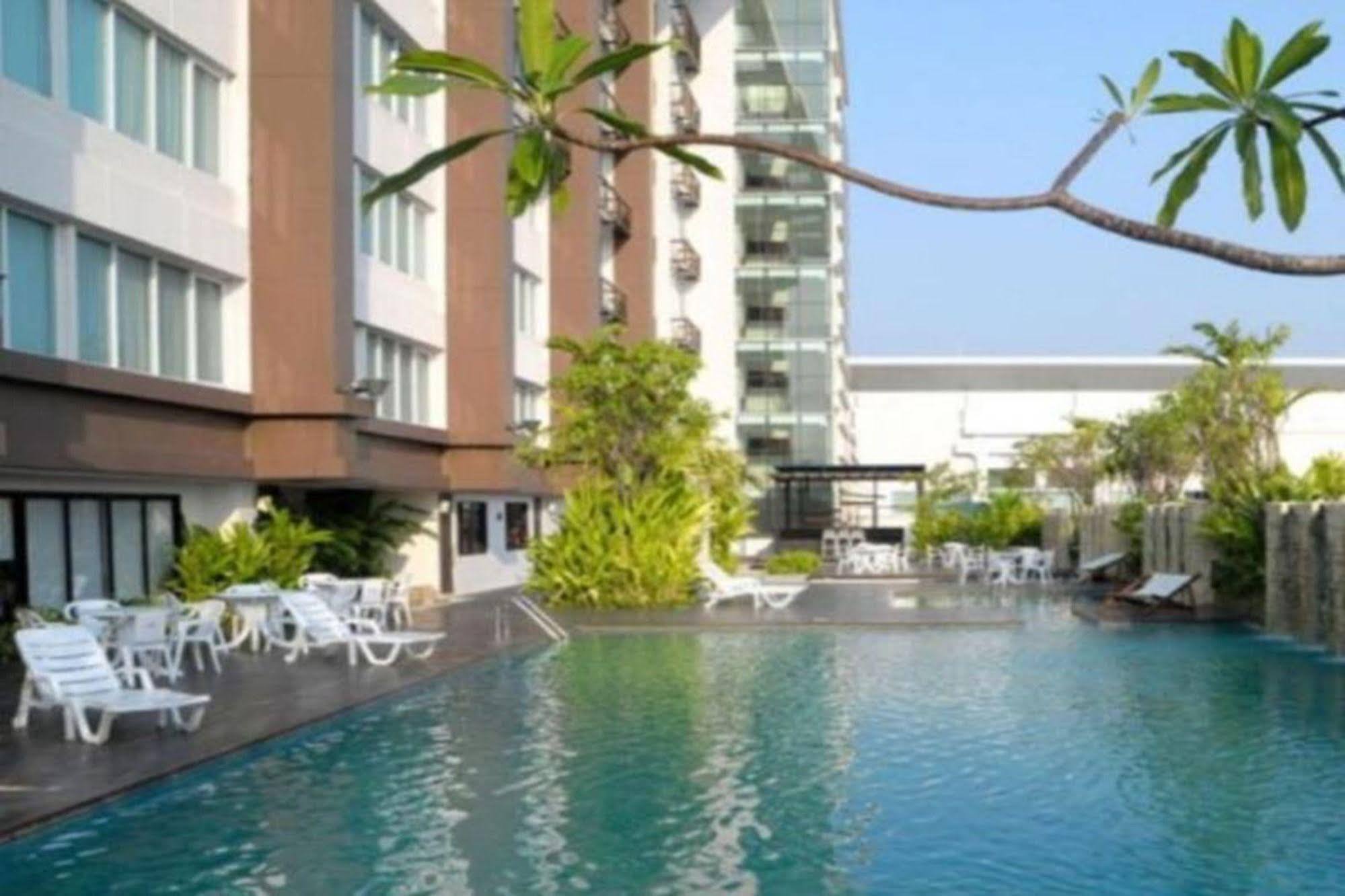 Sunee Grand And Convention Center 5*