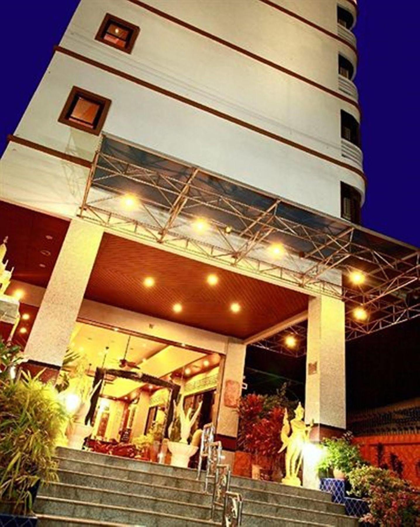 Loft HHQ