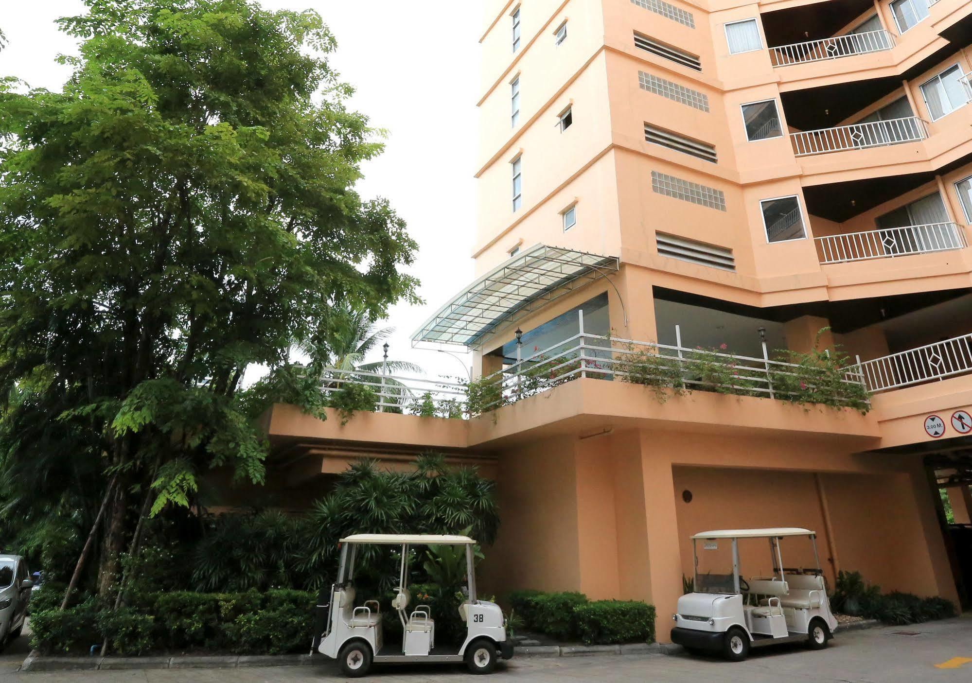 J Town Serviced Apartments&hotel 3*