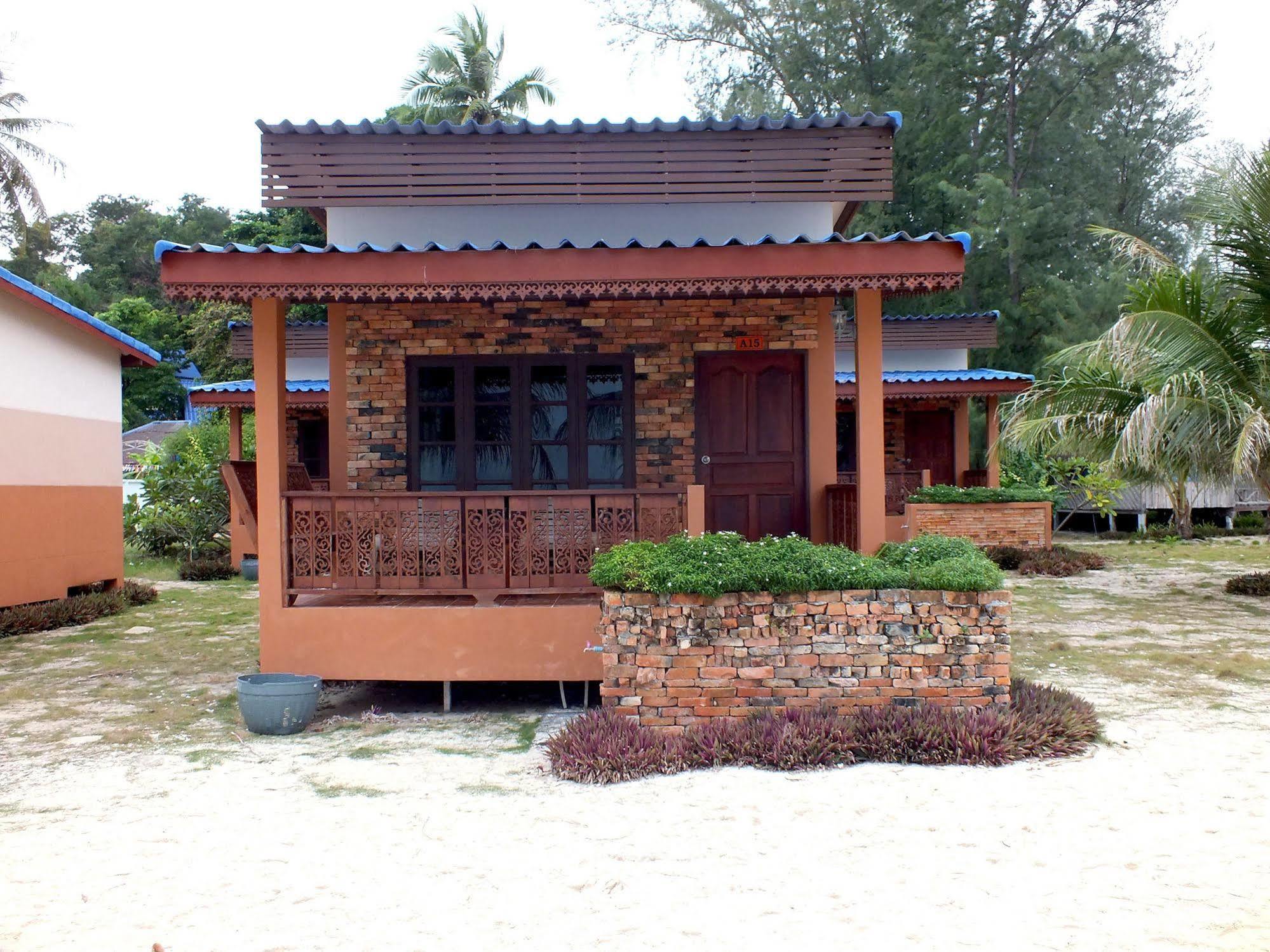 Resort Andaman 2*