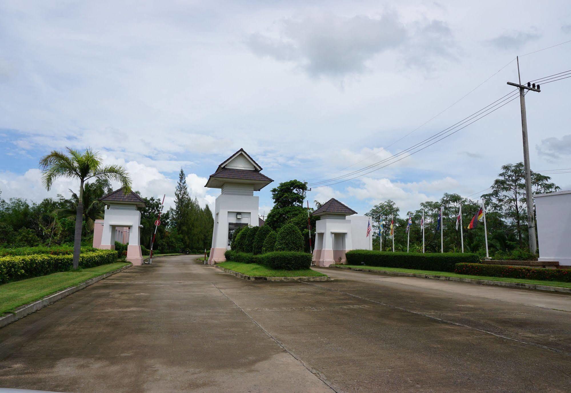 Dancoon Golf Club And Ban Thum