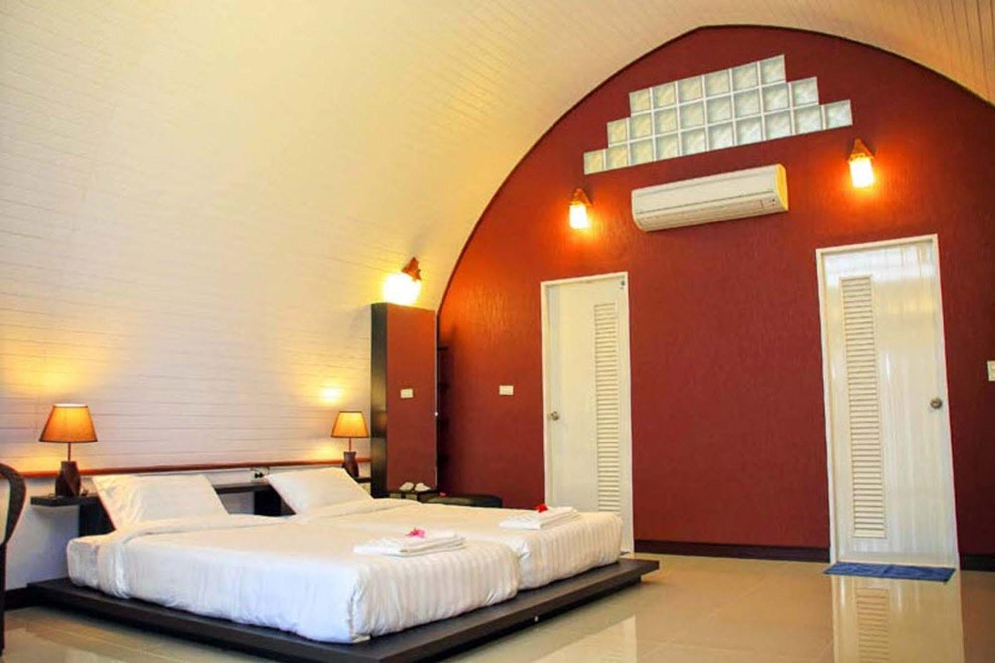 Khao Yai Fantasy Resort 3*
