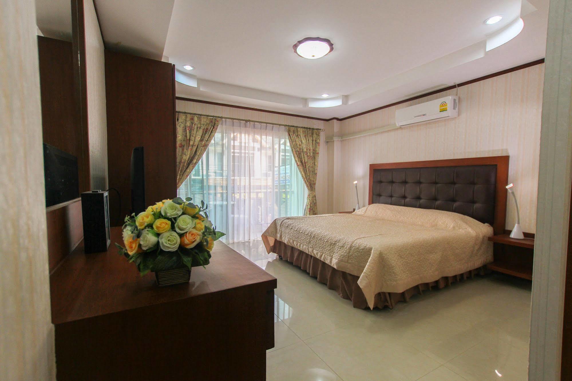 Inn Brave Lion