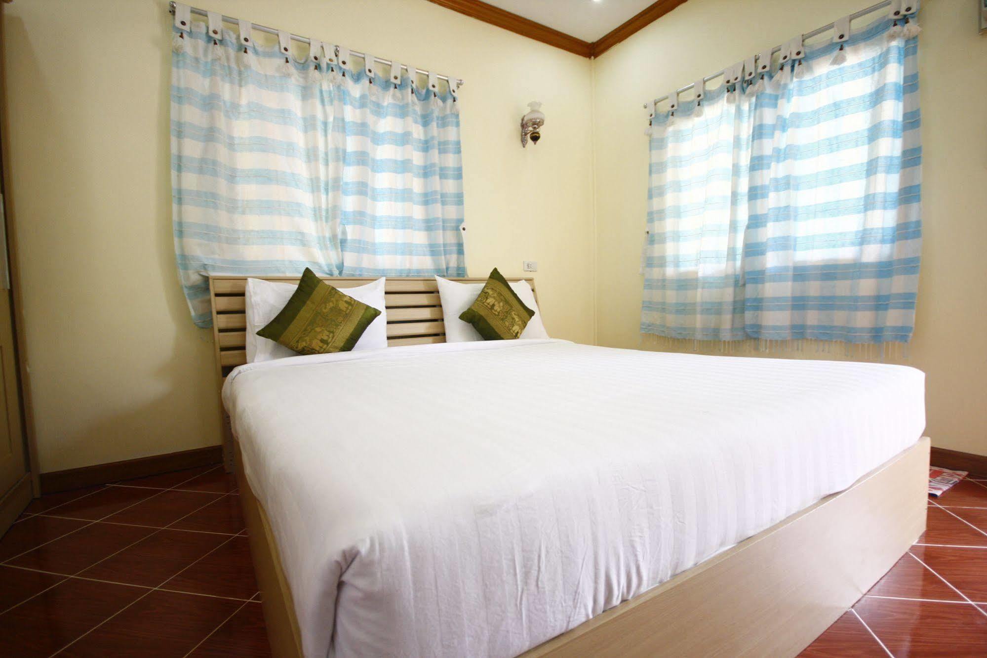 Inn Paradise Buriram