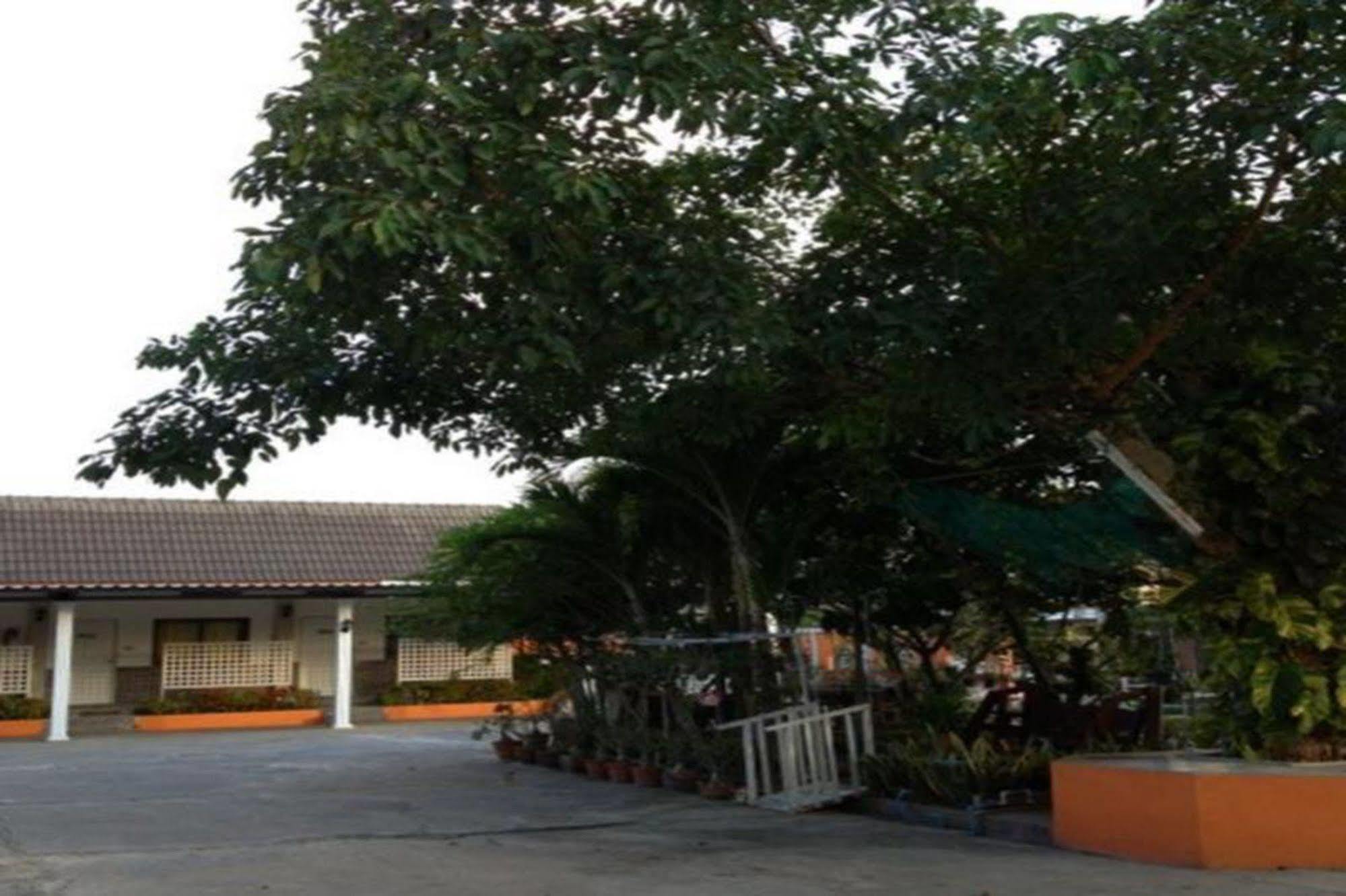 Paradise Inn Buriram