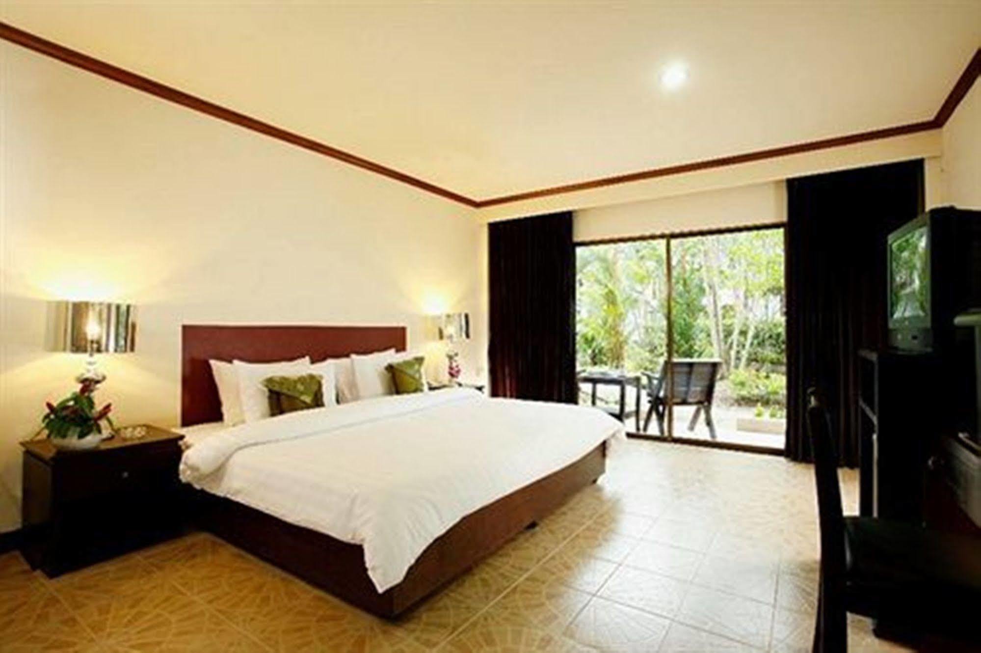 Bamboo & Hotel Patong