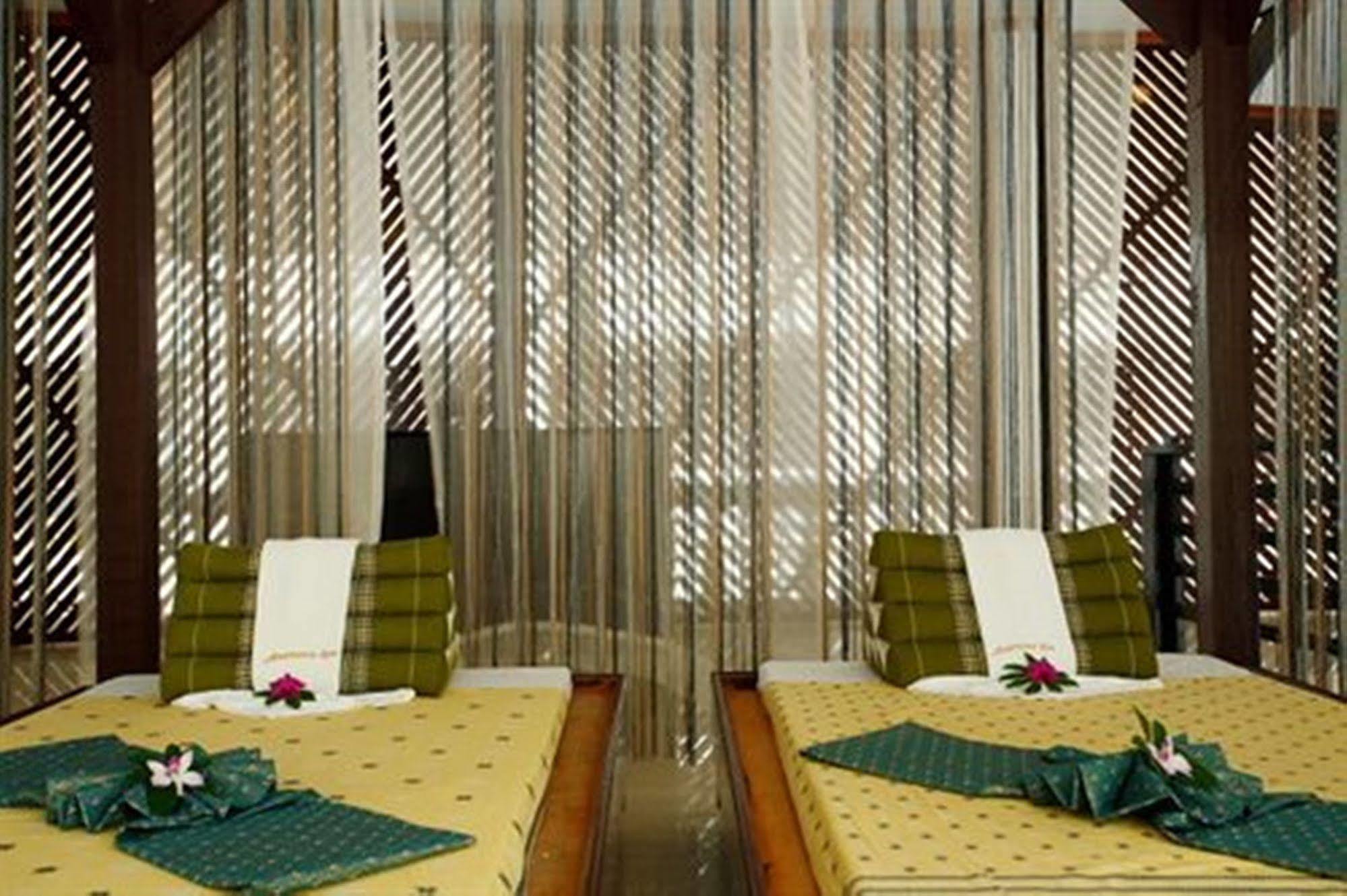 Bamboo & Hotel