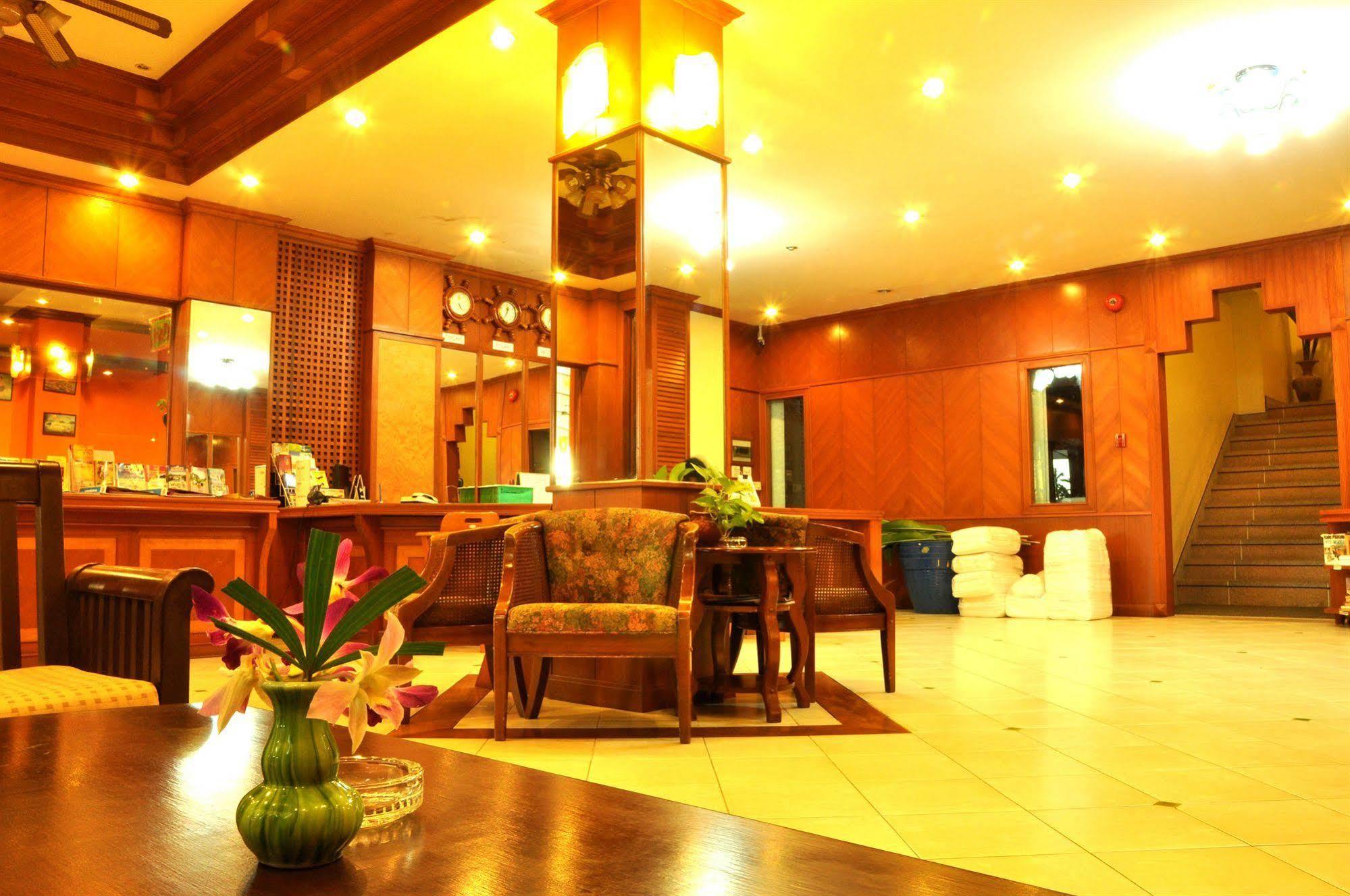 Hotel Oyo 385 Aonang President