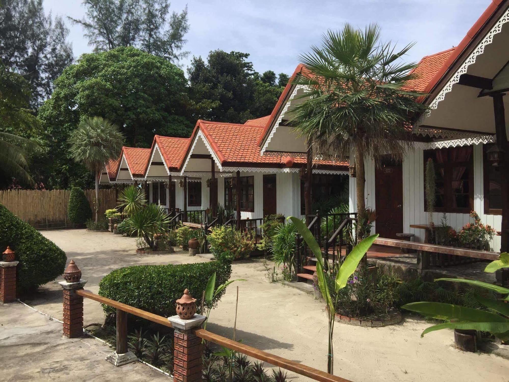 Bu-nga Resort *