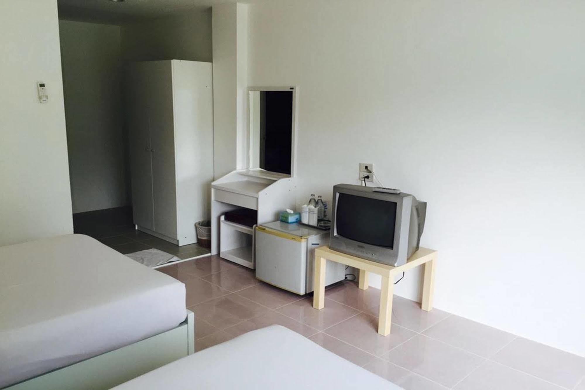 Bangsaen Resort 3*