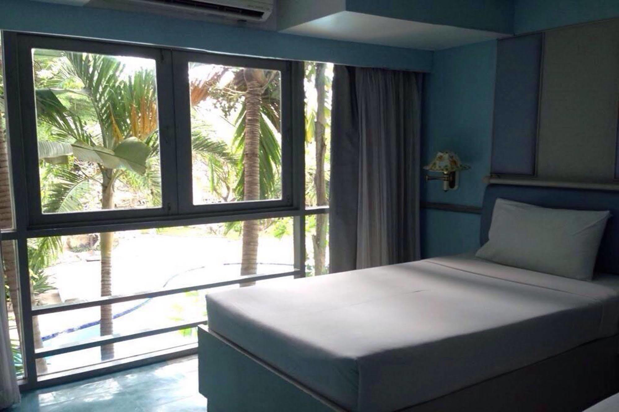 Bangsaen Resort Hotel 3*