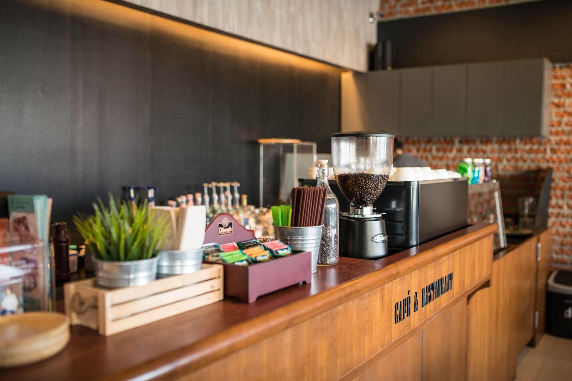 Pine Cafe'&bed 2*