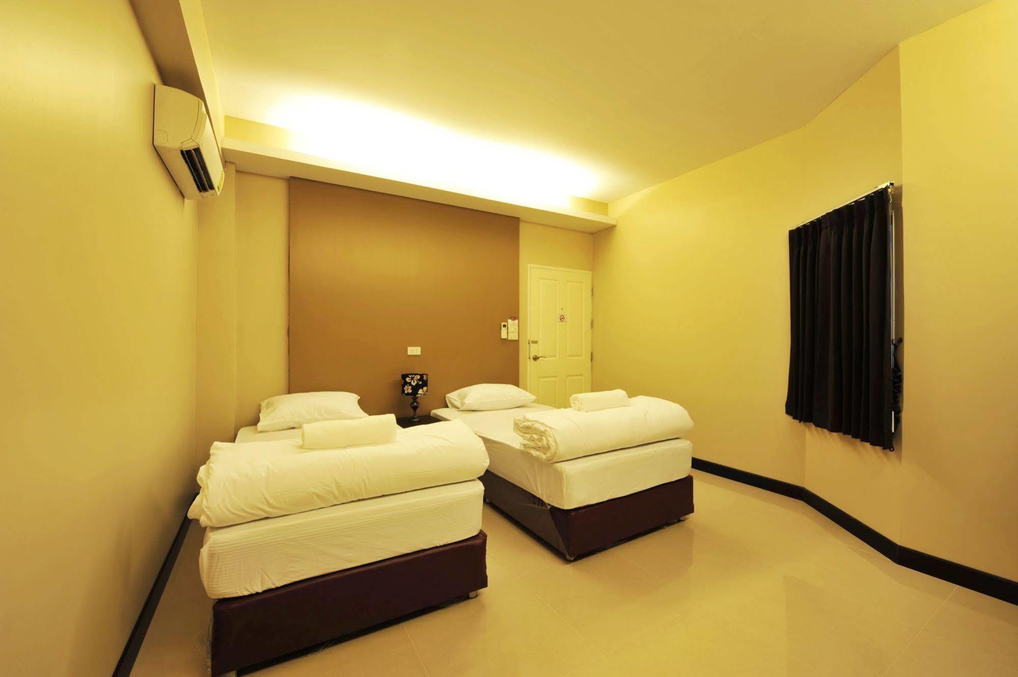 Pine Cafe'&bed Guest house Phra Nakhon Si Ayutthaya