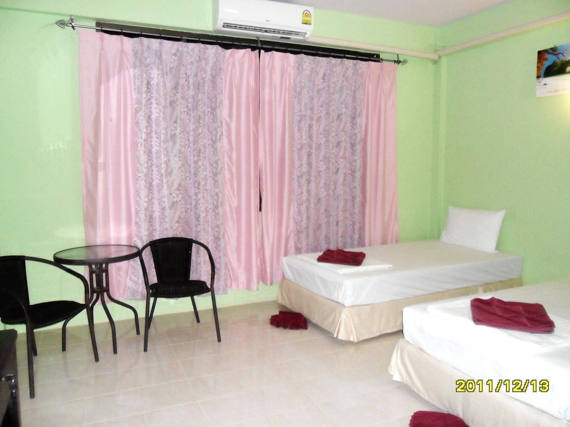 Sawasdee Guest house *