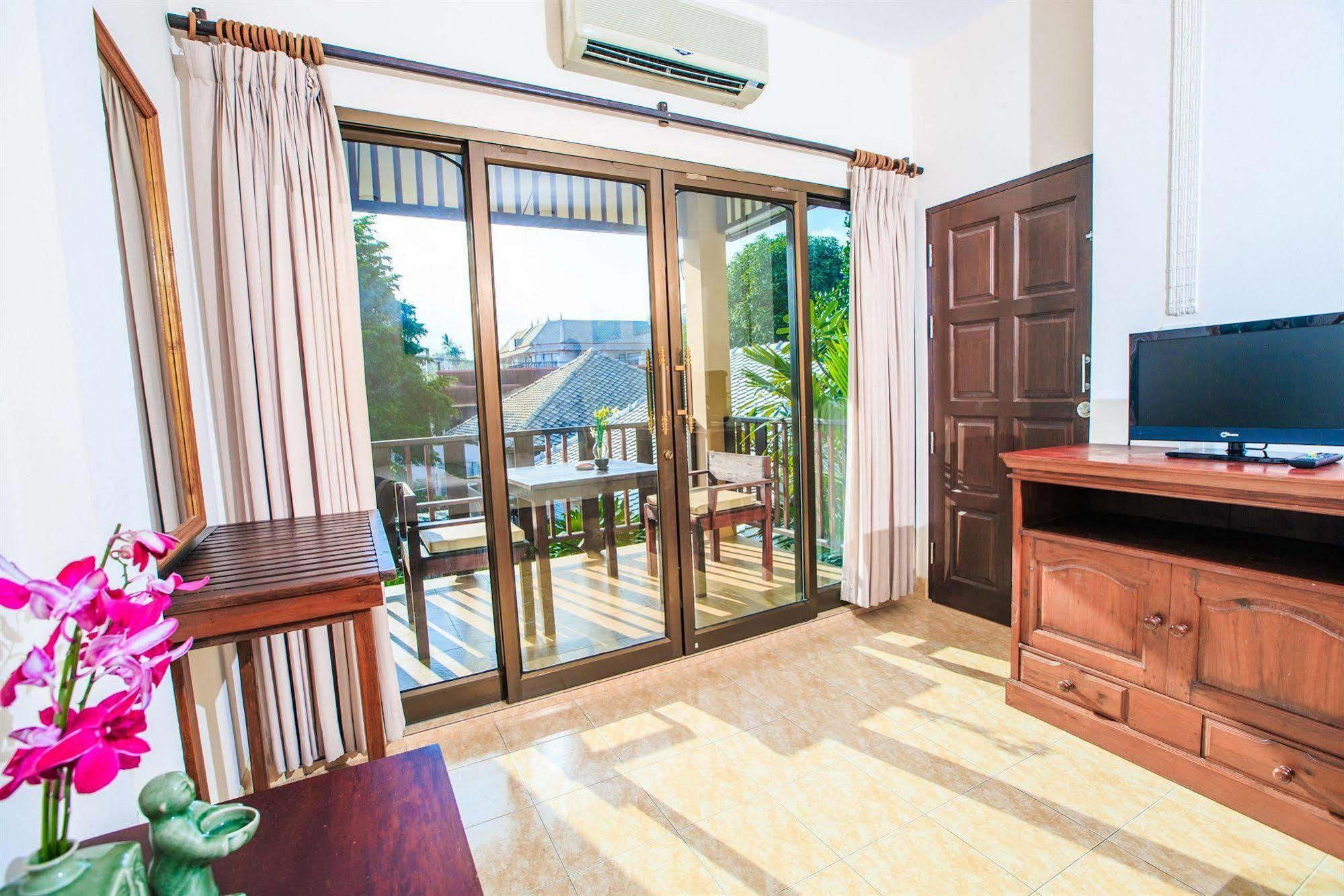 Oasis Hakuna Matata Hotel