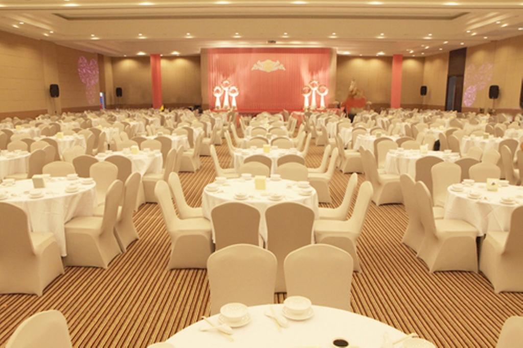 Golden Hotel