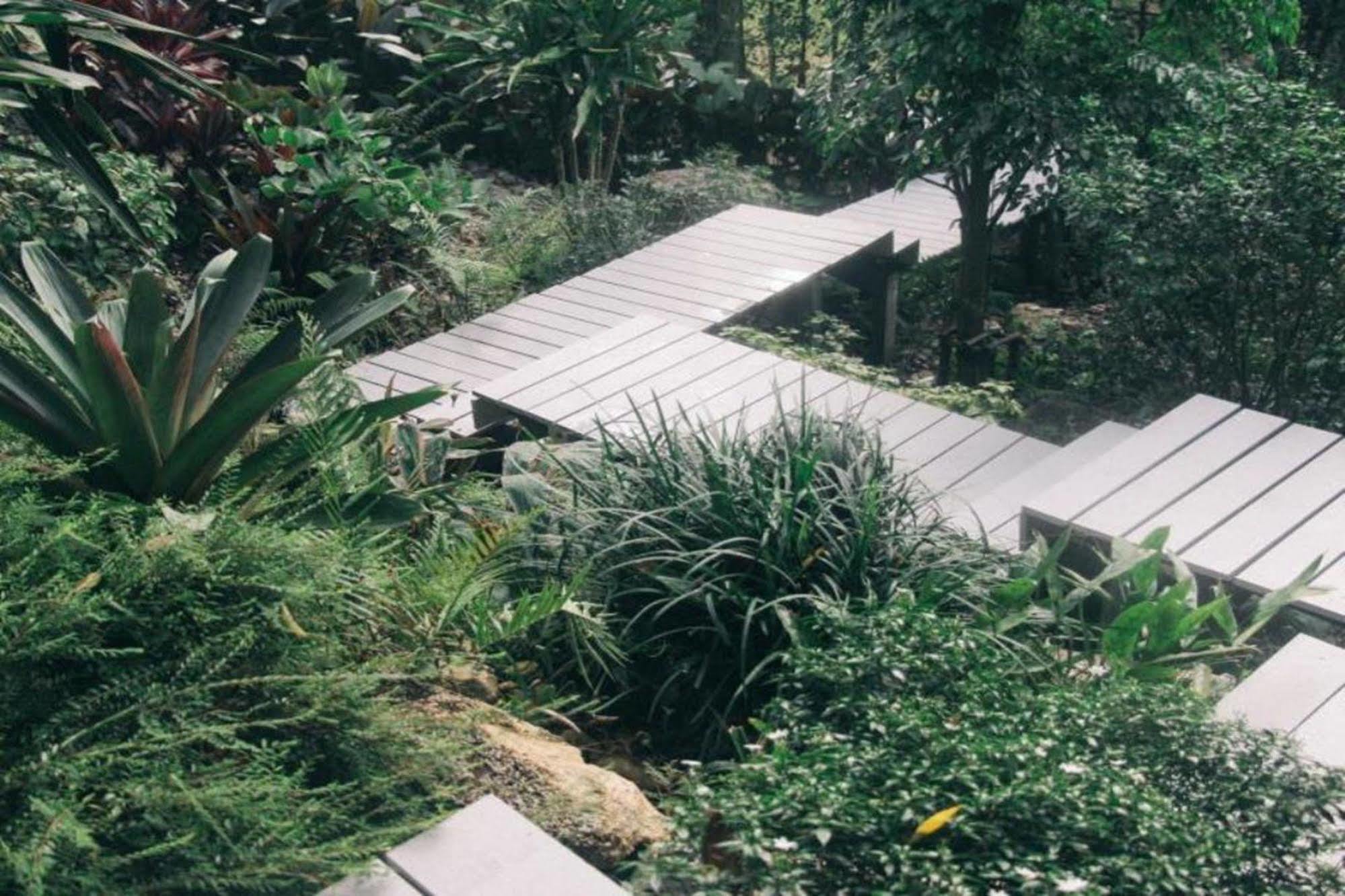 Resort The Hidden