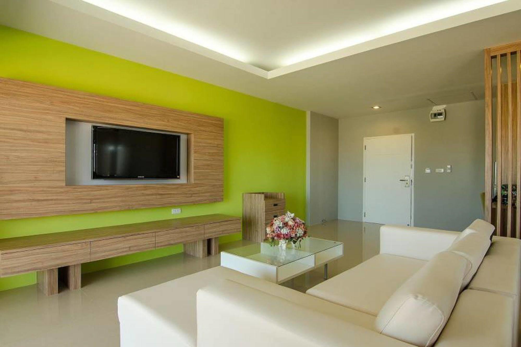 Hotel The 3*