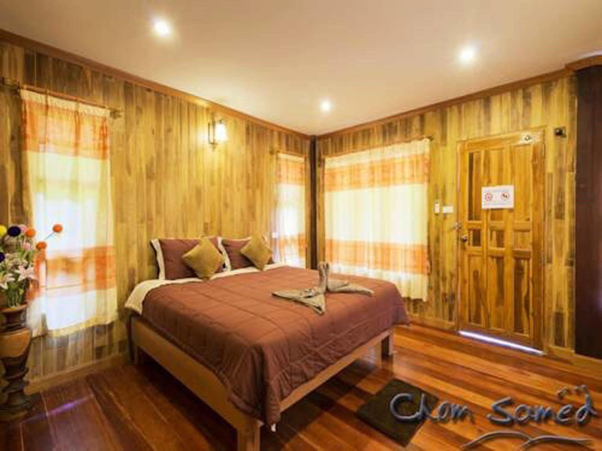 Chom Samed Resort