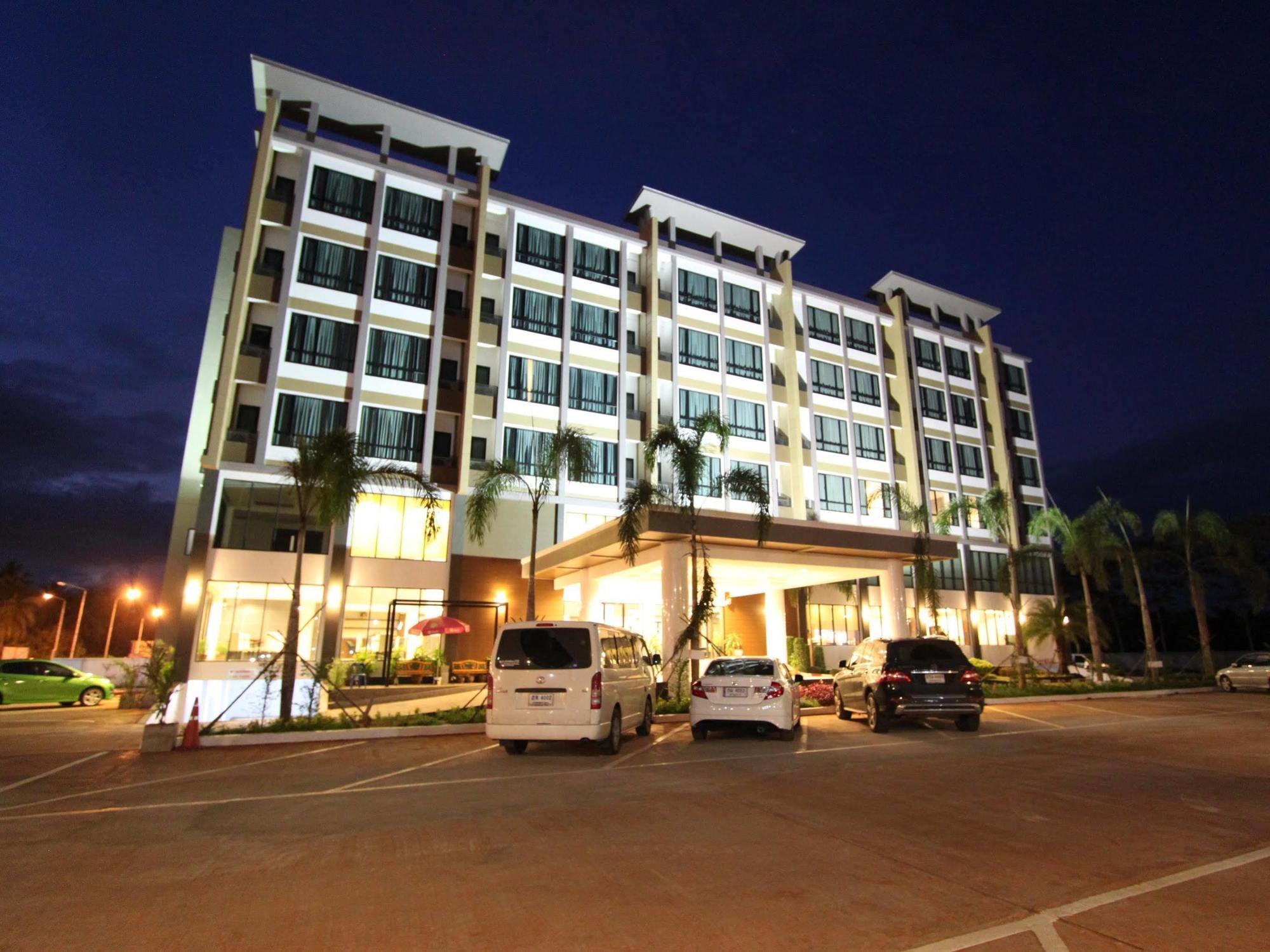 Hotel S Tara Grand Surat Thani