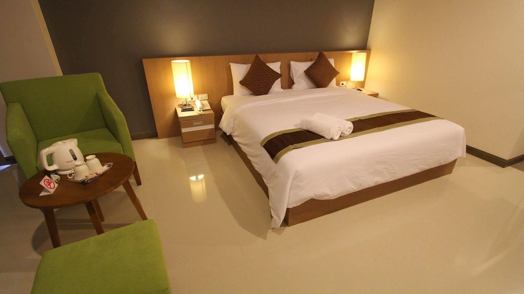 S Tara Grand Hotel