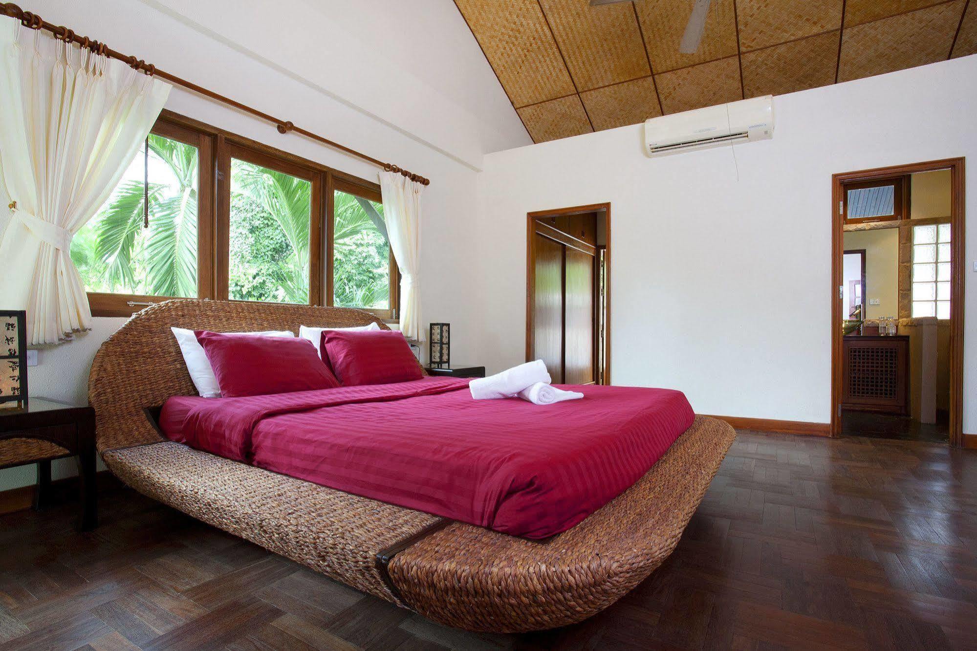 Baan Suan Far-sai *