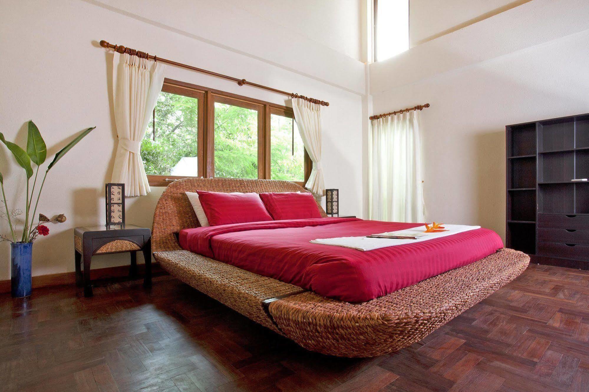 Baan Suan Far-sai *