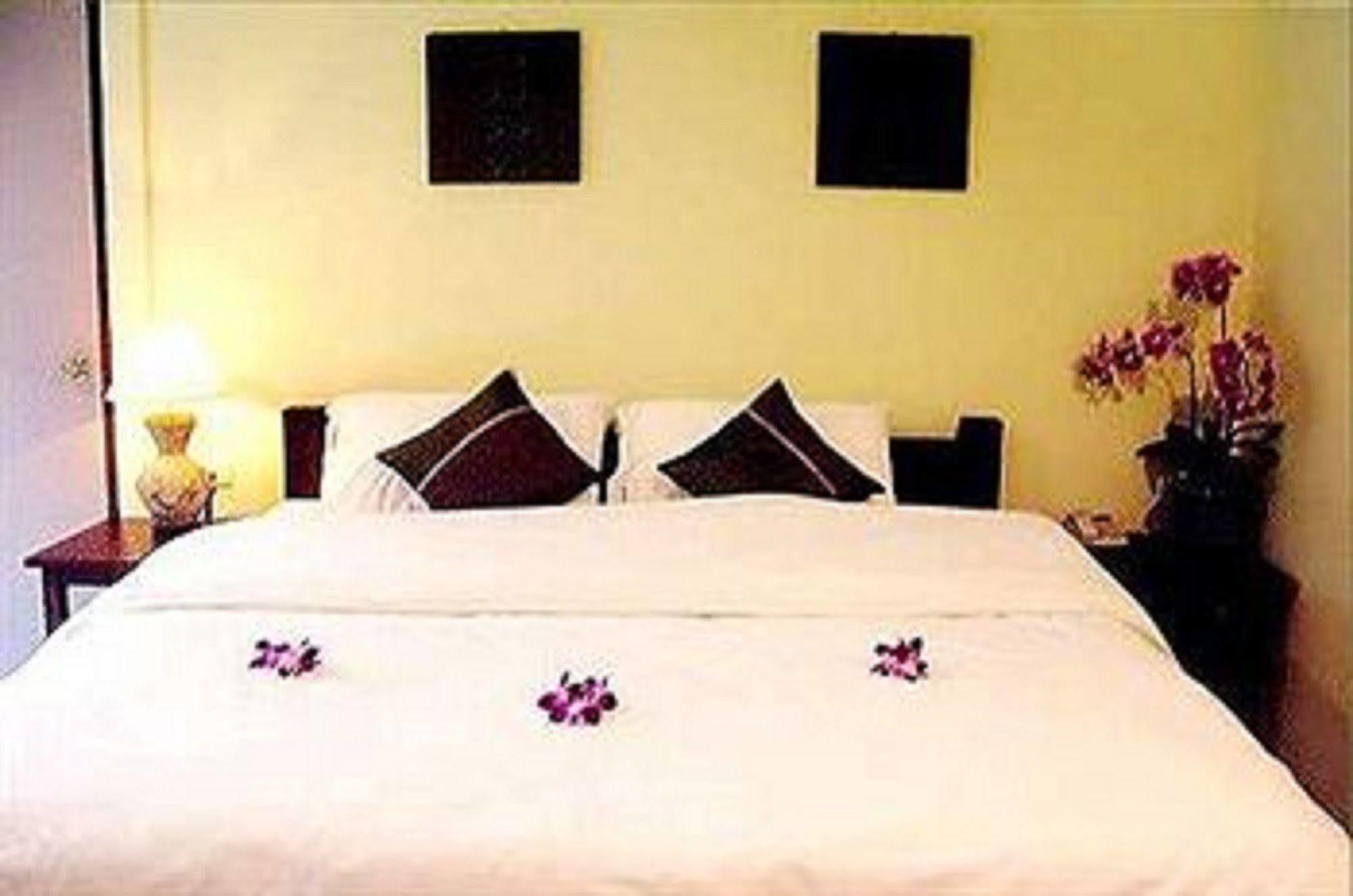 Bacchus Hotel