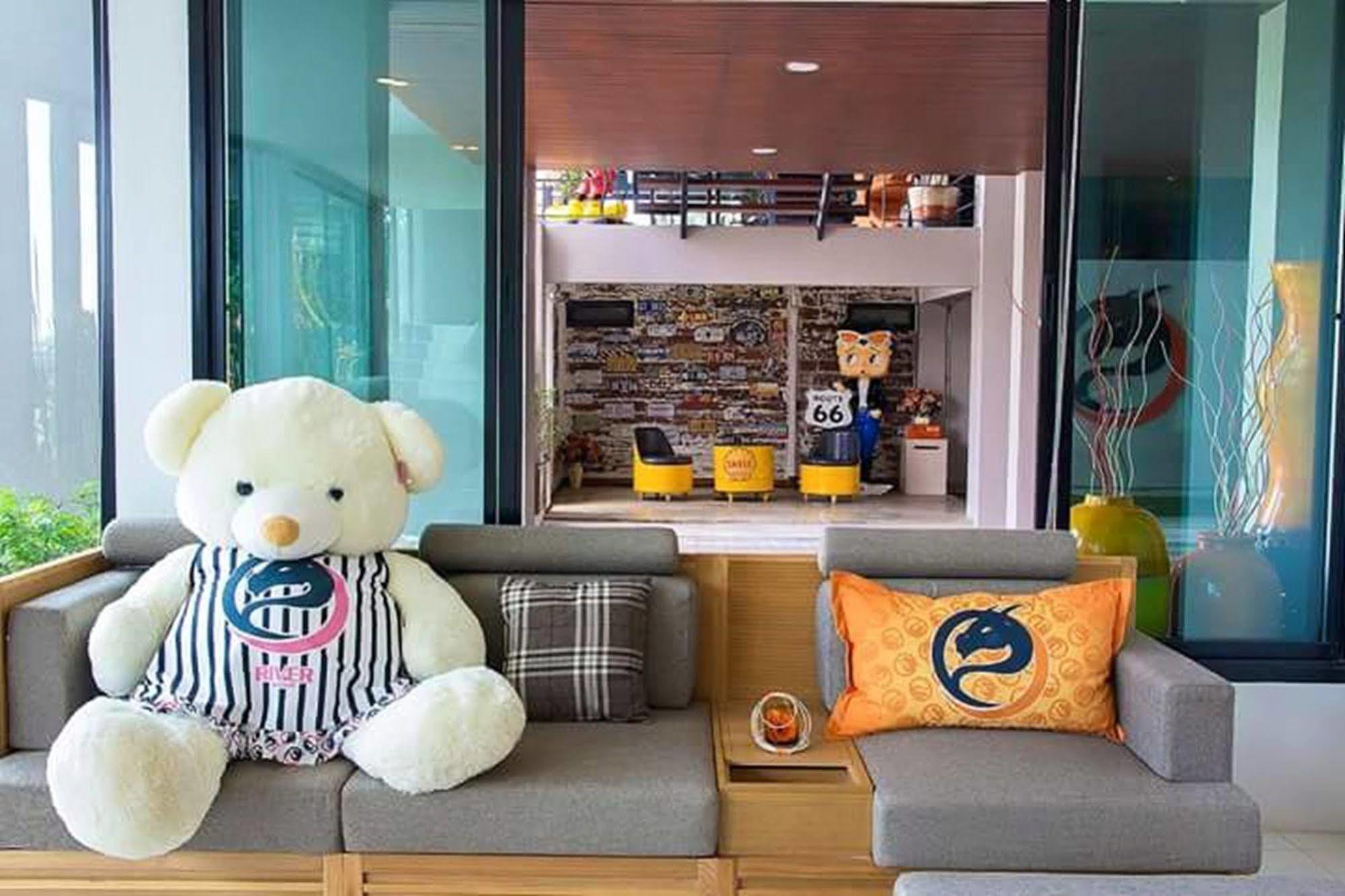 Dragon River Avenue Hotel 3*