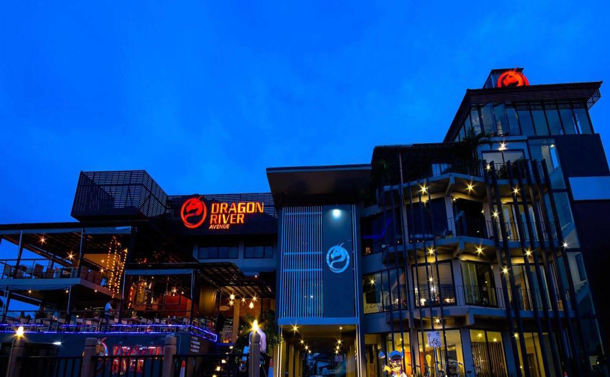 Dragon River Avenue Hotel 3*