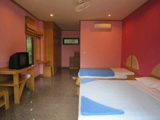 Lanta Summer House 1 Hotel