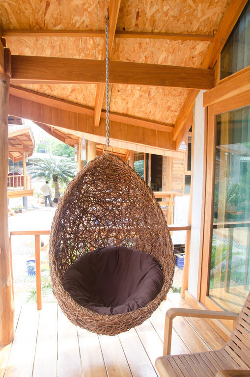 Tique Series Boutique Ban Hat Lek