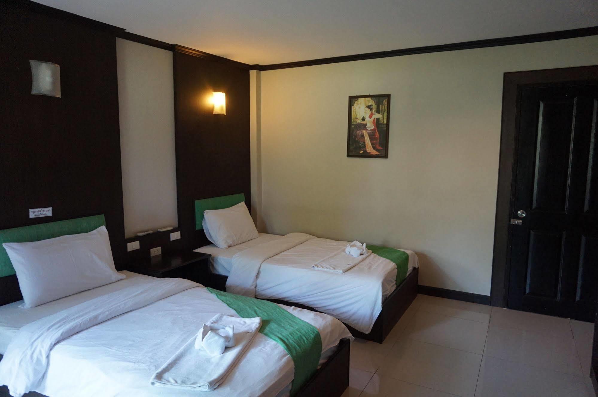Nakhaburi & Hotel 4*