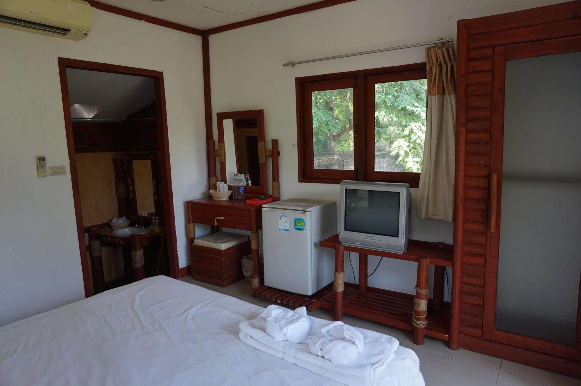 Hotel Nakhaburi &