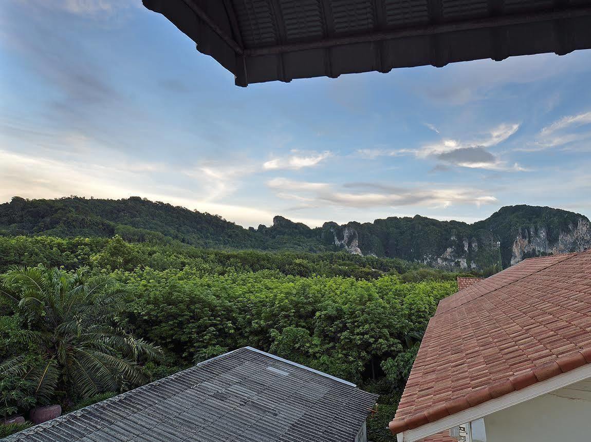 Mukanda Ao Nang