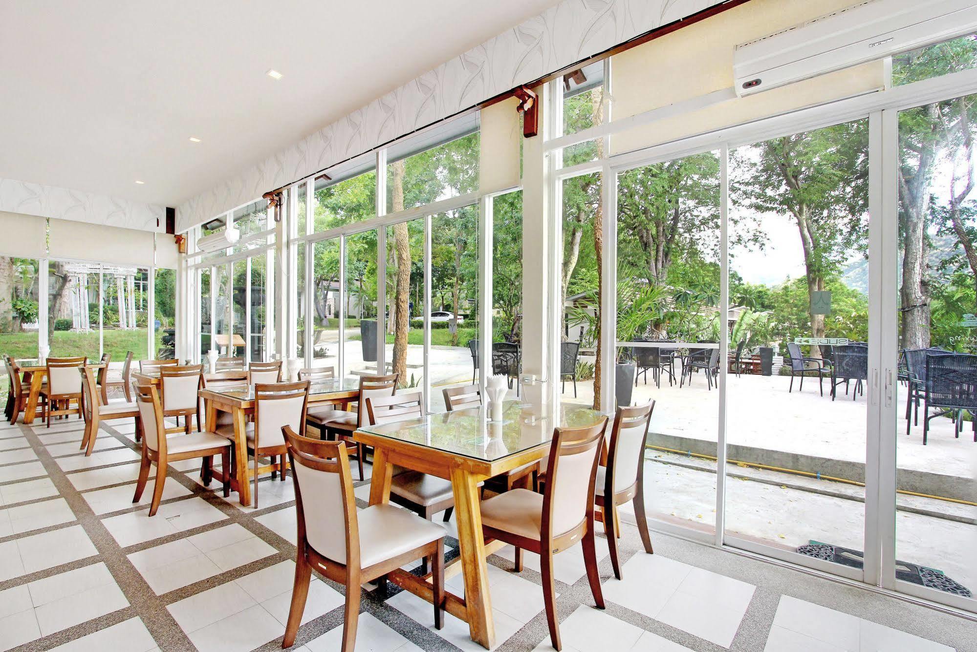 Hotel Nana 4*