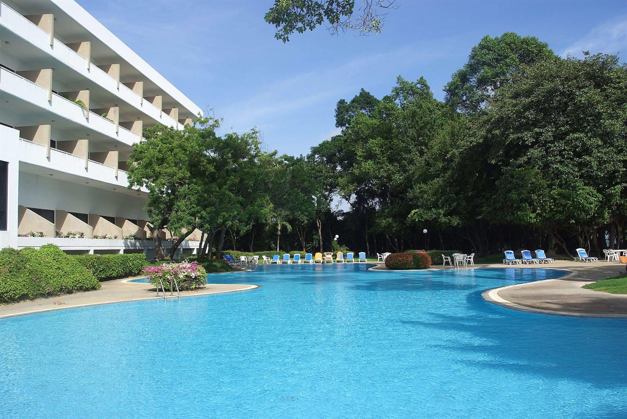 Purimas & Ban Chang (Rayong)