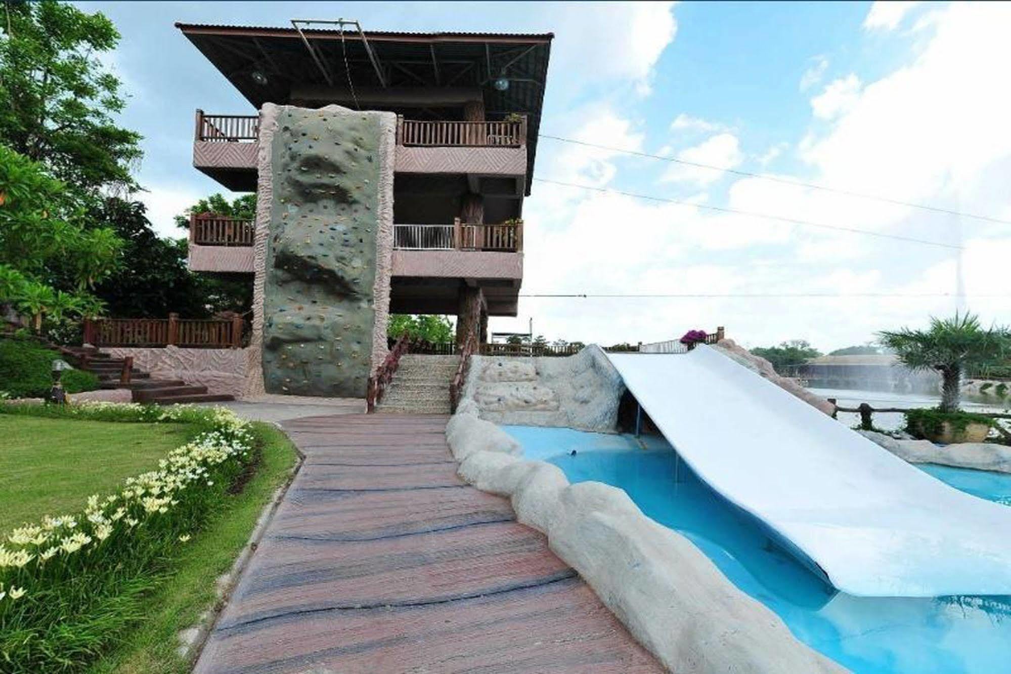 Chart Trip Resort 4*
