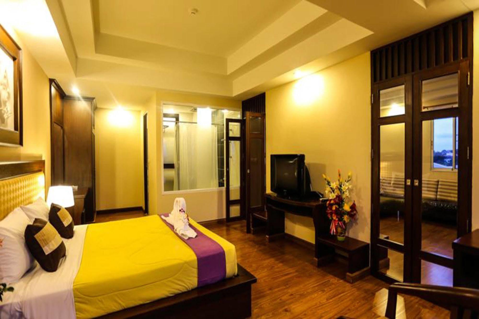 Hotel Madina