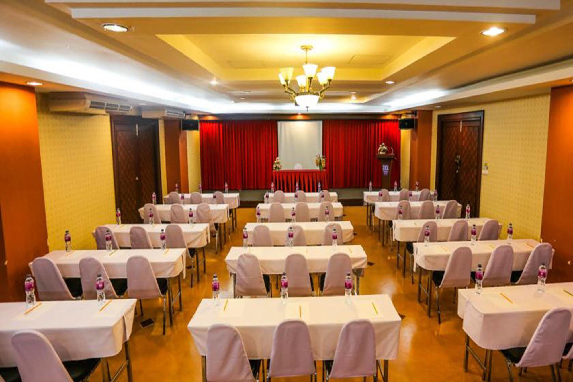 Madina Hotel Rayong