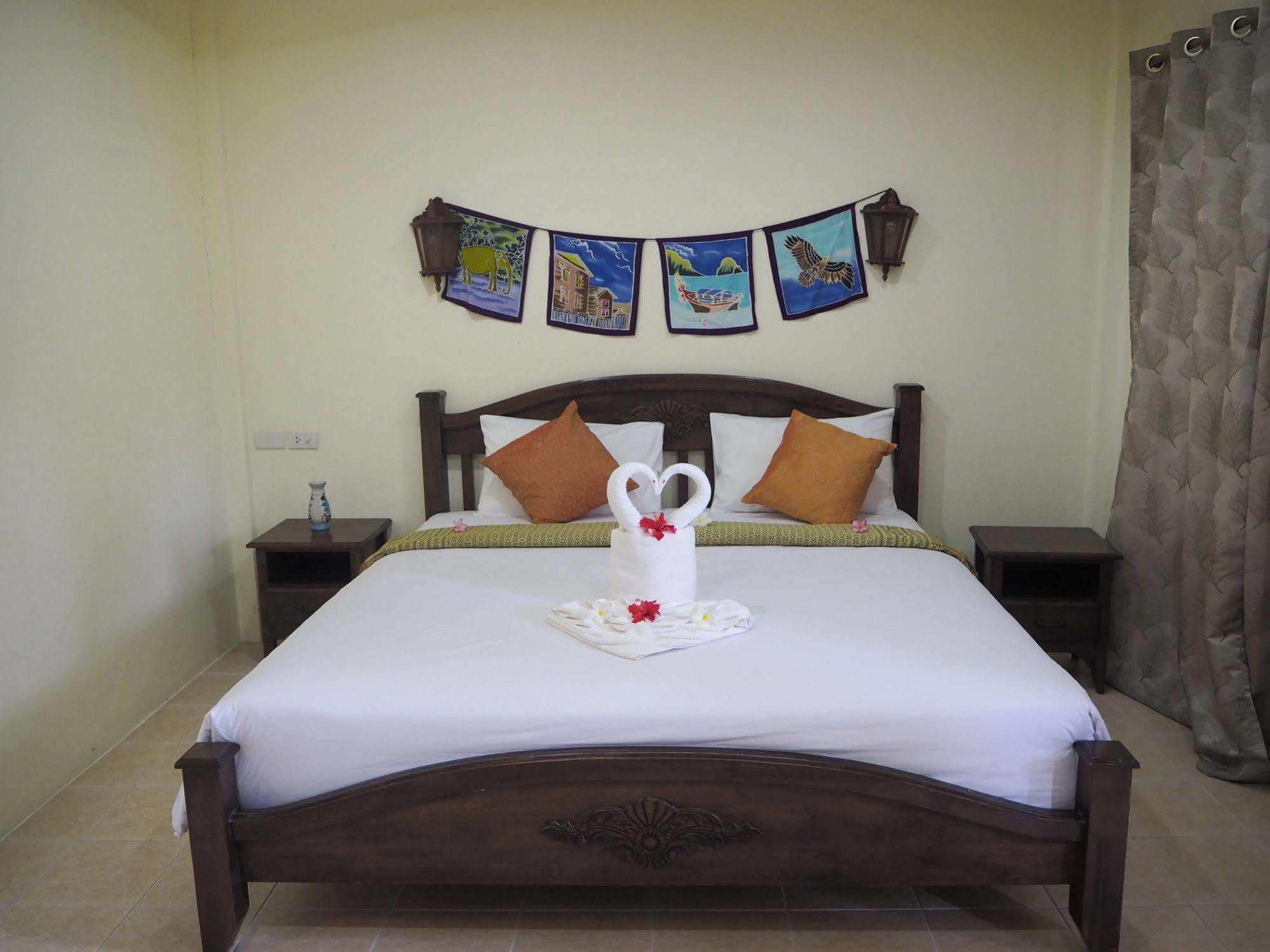 Euro Lanta White Rock Holiday park Koh Lanta