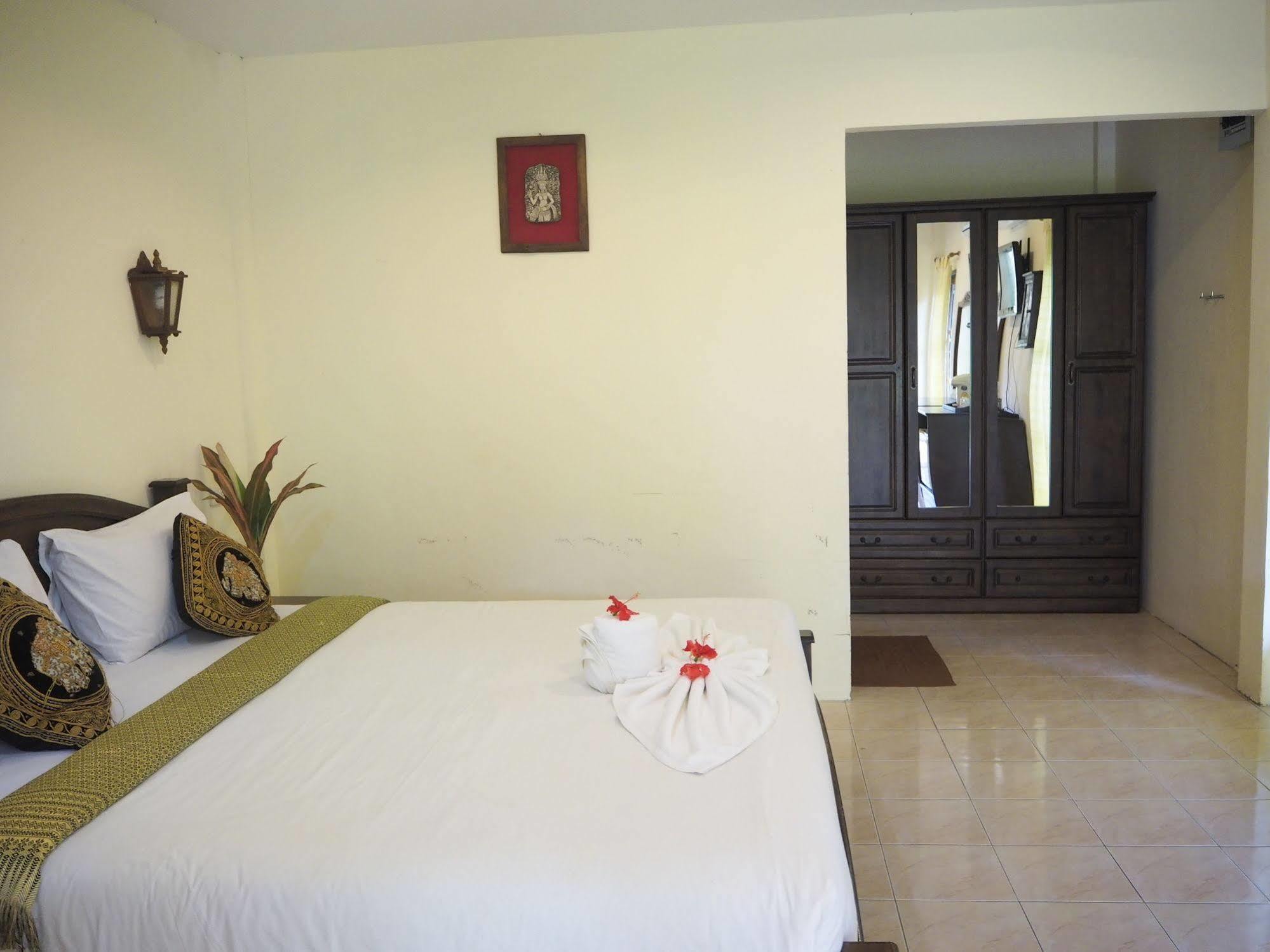 Euro Lanta White Rock Holiday park Koh Lanta